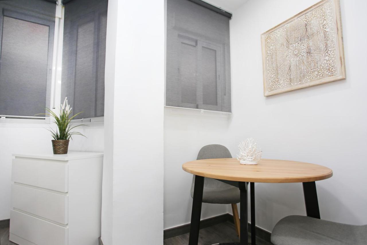 Apartamento En Calle Mendoza - Zona Huelin & 300 Mts De La Playa Apartment Malaga Exterior photo